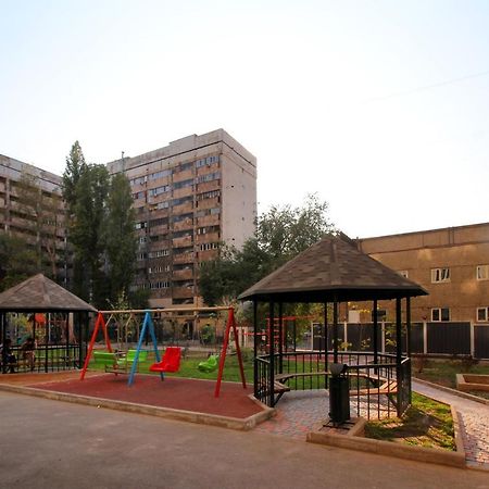 Апартаменты С Двумя Спальнями На Арбате! Almaty Exterior photo