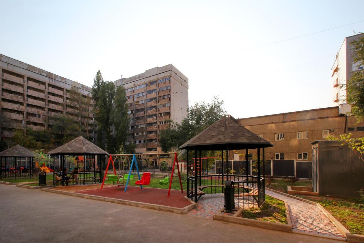 Апартаменты С Двумя Спальнями На Арбате! Almaty Exterior photo